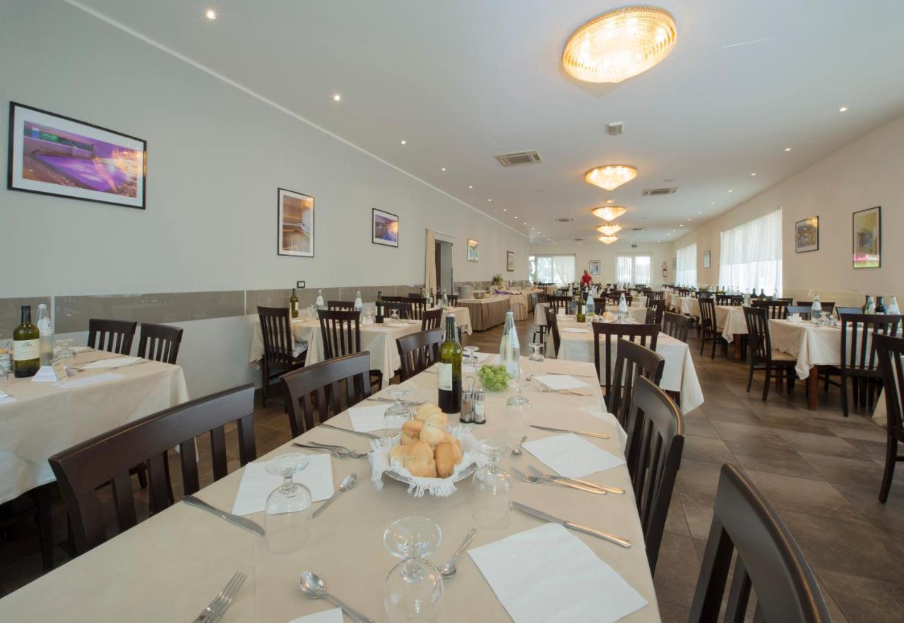 Hotel Aquila Azzurra 리미니 외부 사진
